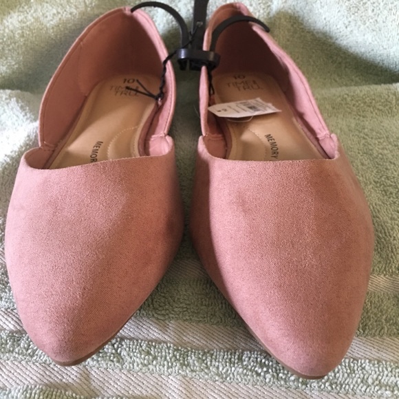 almond toe flats. - Picture 1 of 5